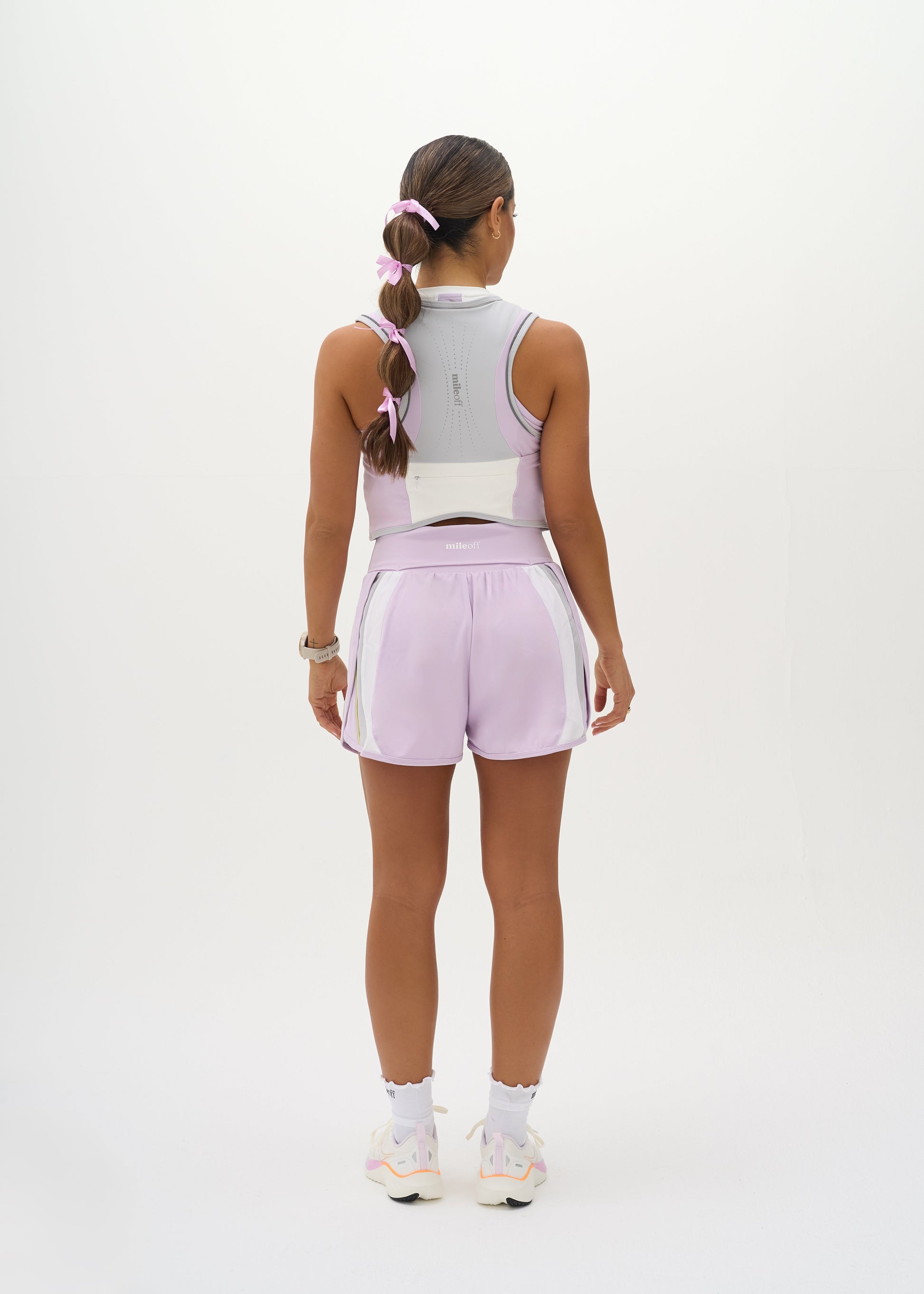 Lilac_hydration_run_vest_phone_pocket